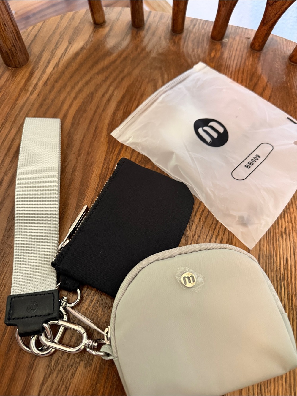 Wristlet pouch key/coin/card holder
